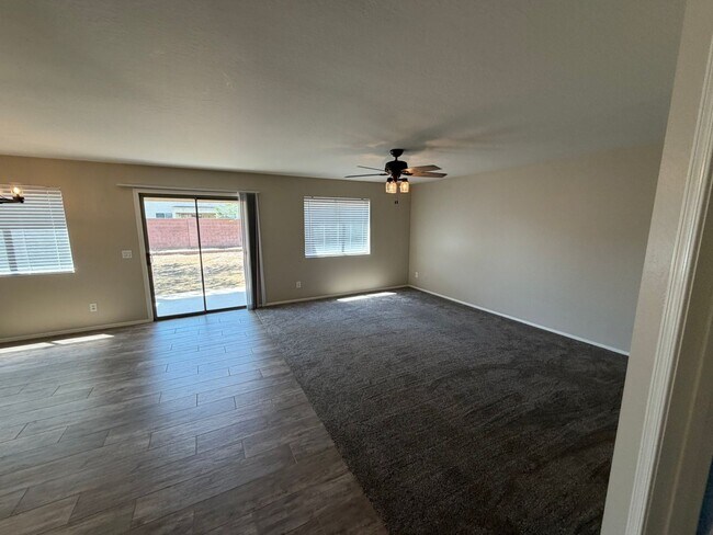 Building Photo - 3049 W Santa Cruz Ave