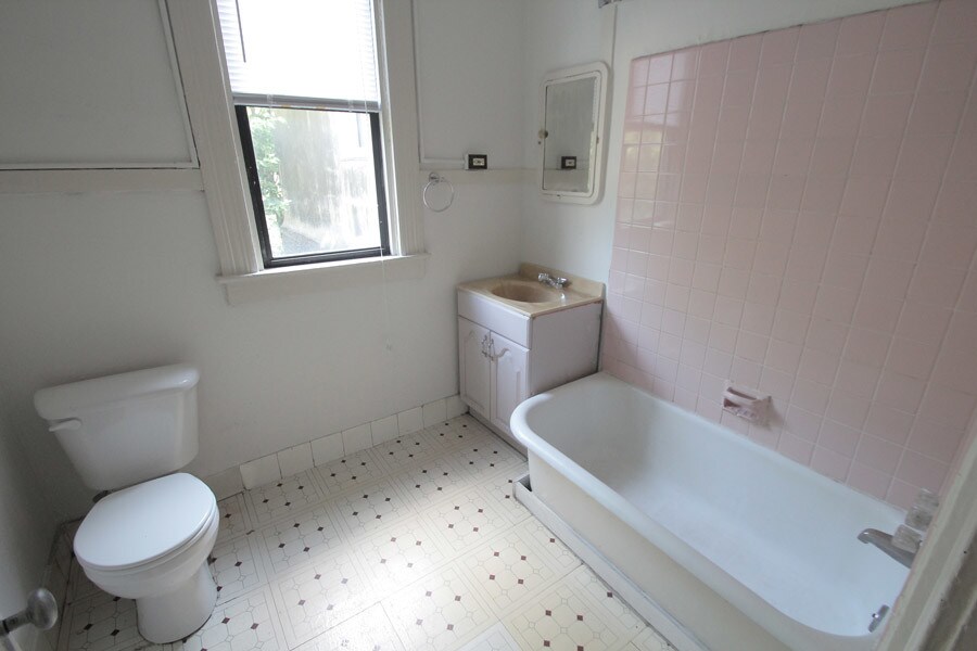 Building Photo - 435 Franklin Ave