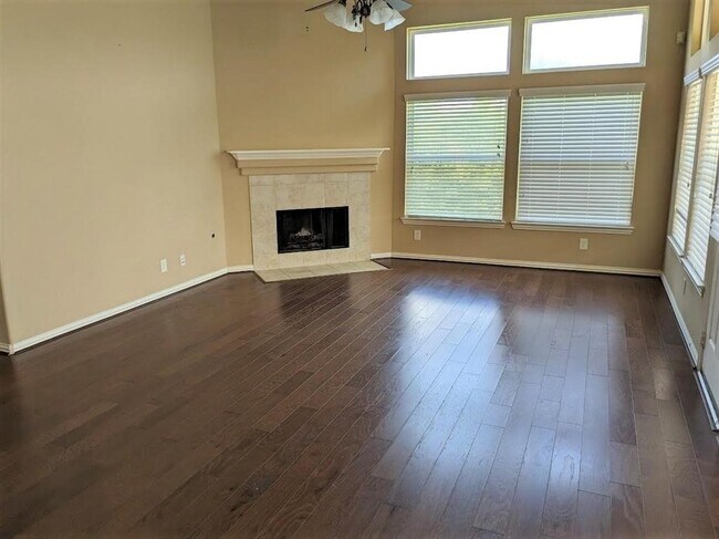 Building Photo - 9427 Fossil Canyon Dr
