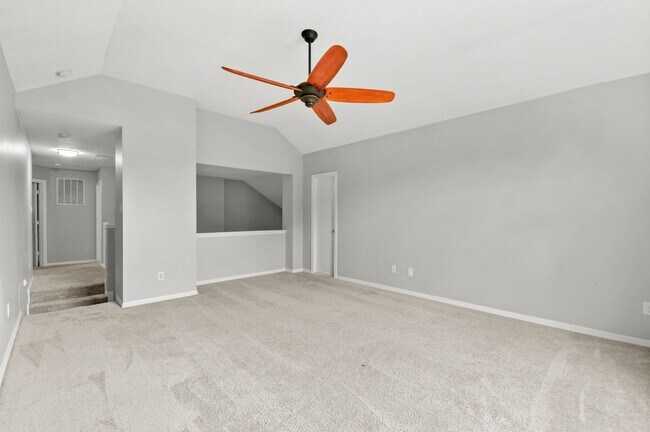 Building Photo - Charming 4-Bed in Clear Lake ISD – Move-In...