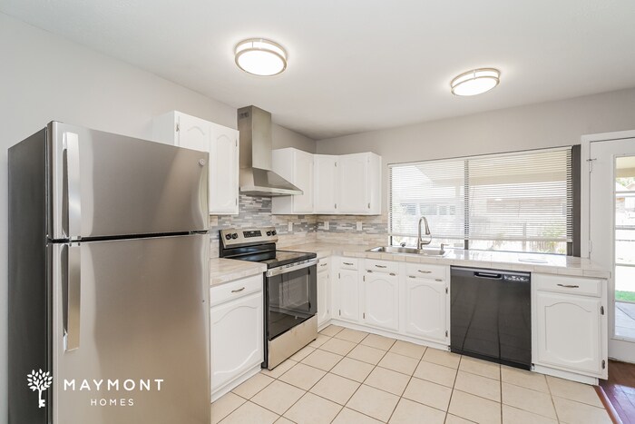 Building Photo - 4121 Shagbark St