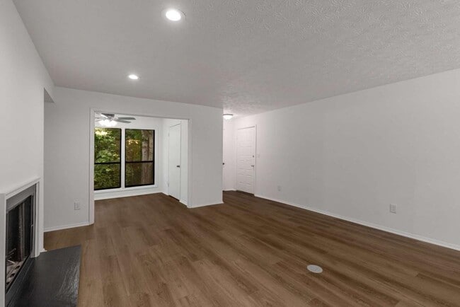 Building Photo - 1017 Dunbar Dr