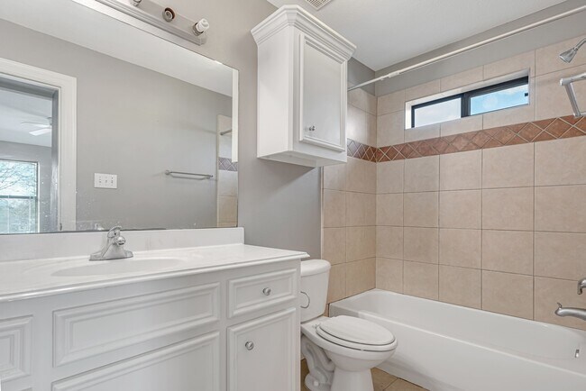 Building Photo - 1802 Eubanks St