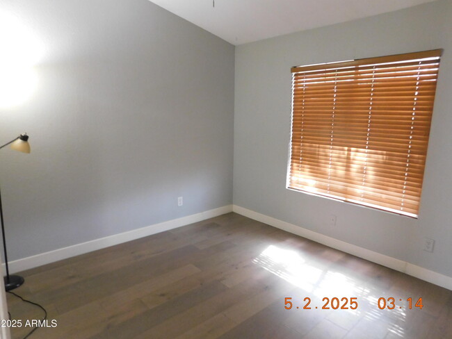 Building Photo - 10100 N 89th Ave