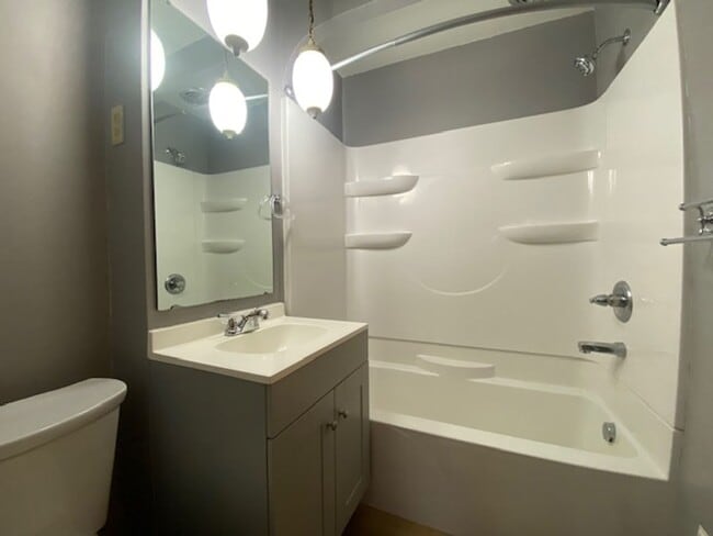 Building Photo - Welcome to this charming 3-bedroom, 1.5-bathroom double in the heart of Springfield, OH+