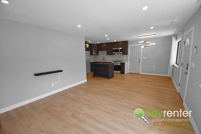 Building Photo - Renovated 4 Bedroom Home with Gourmet Kitchen & Lush Backyard in Concord