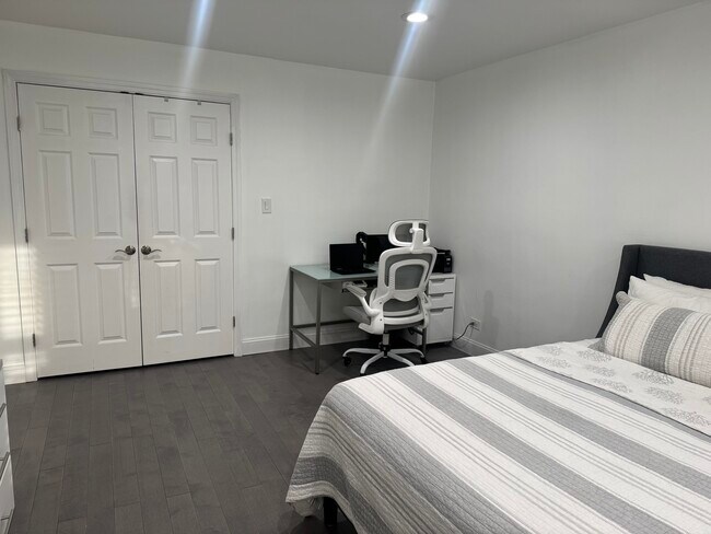 Building Photo - 64-35-35 Yellowstone Blvd