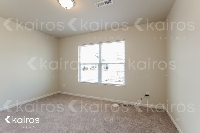 Building Photo - 1190 Silvertrace Dr