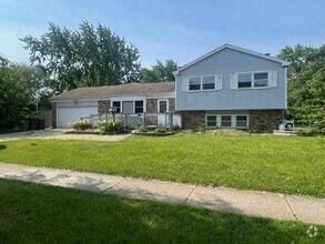 Building Photo - 77 Barrow Dr