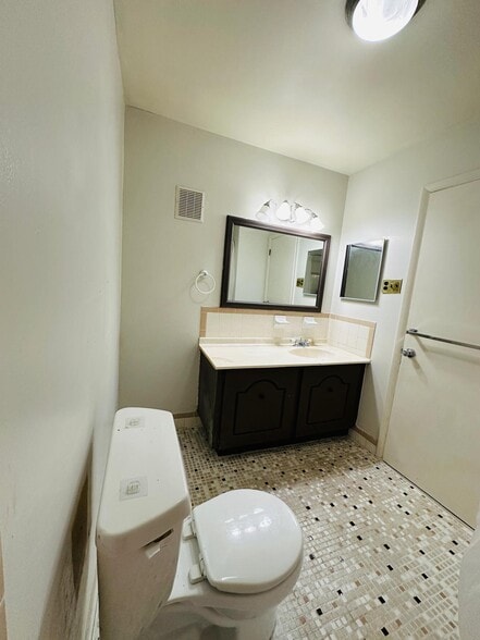 Building Photo - 4908 W Brigantine Ct