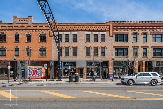 Building Photo - 970 N High St