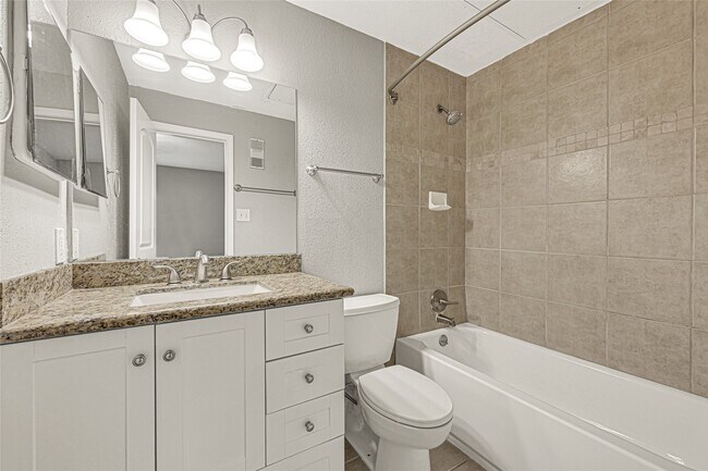 Building Photo - 2425 Augusta Dr