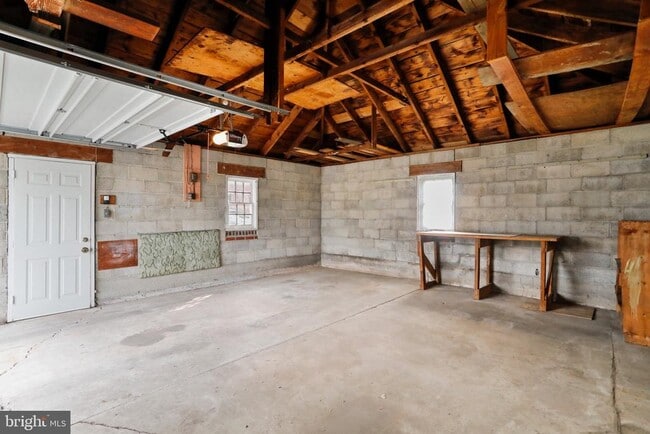 Building Photo - 502 Wayne Ave