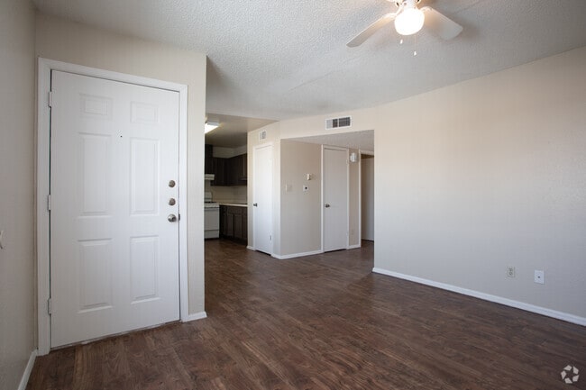 2BR, 1BA - 800SF - Western Gallagher