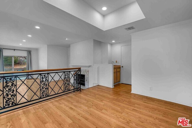 Building Photo - 1655 Selby Ave