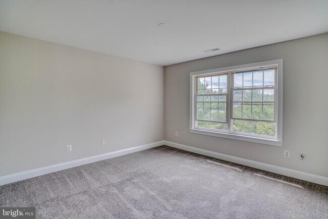 Building Photo - 9902 Player Dr