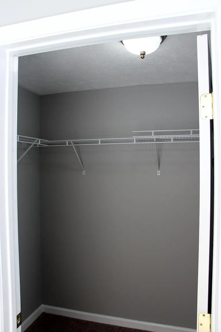 Building Photo - 445 Woodhill Dr