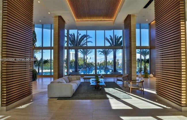 Building Photo - 16385 Biscayne Blvd