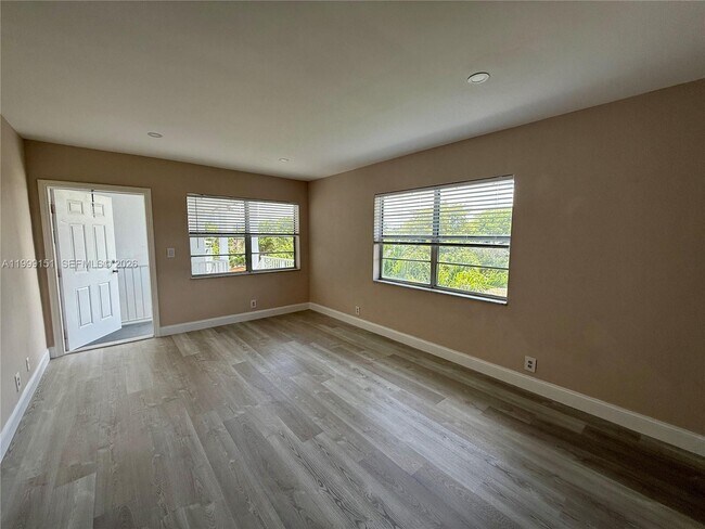 Building Photo - 1607 Arthur St