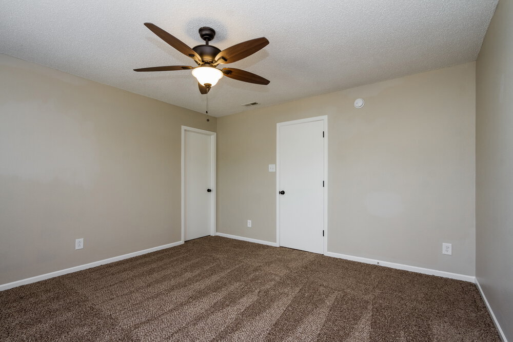 Building Photo - 2041 Dutch Elm Dr