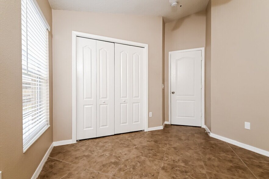 Building Photo - 8424 Deer Chase Dr