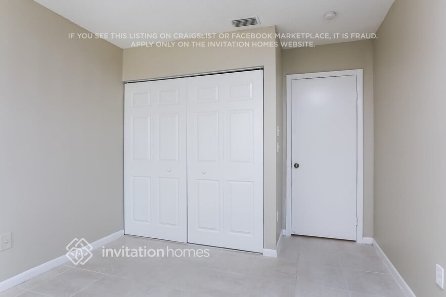 Building Photo - 9913 NW 9th Ct