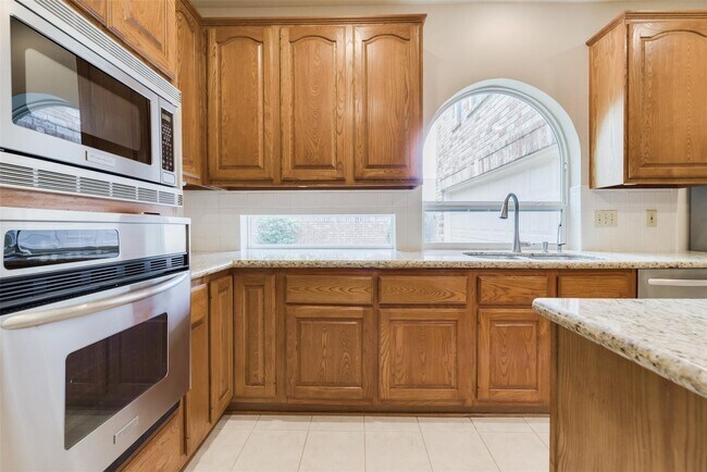 Building Photo - 1703 Stemply Ct