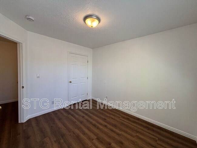 Building Photo - 154 E 100 N