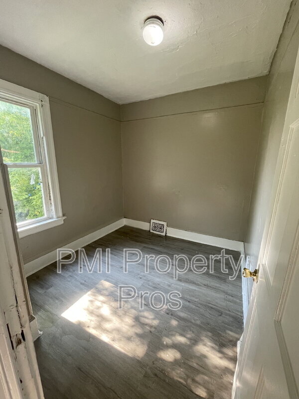 Building Photo - 2619 N 23rd St
