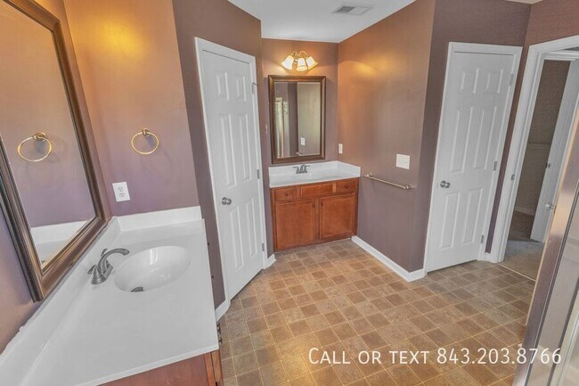 Building Photo - 512 Chaff Ln