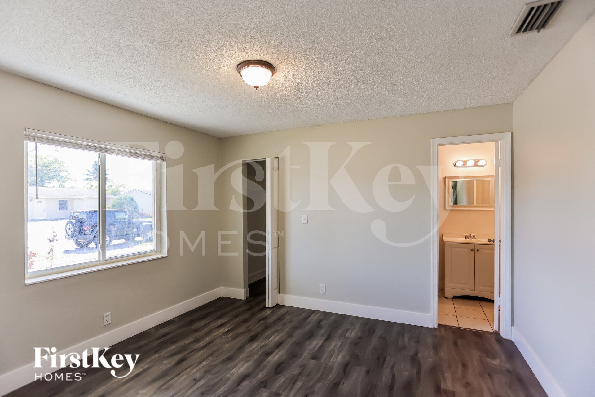 Building Photo - 7801 SW 6th Ct