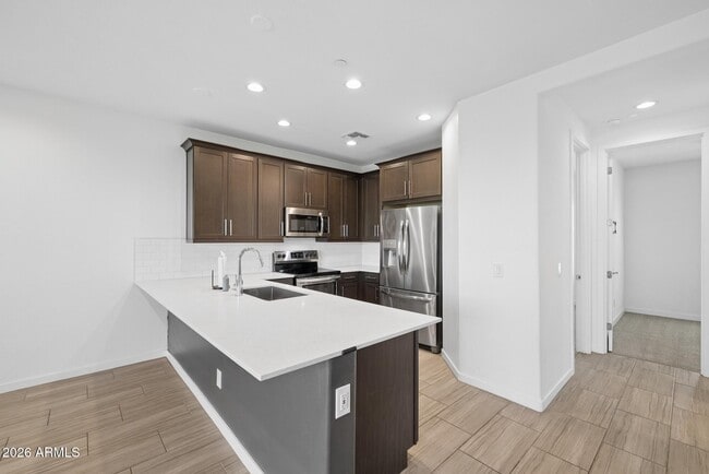 Building Photo - 4631 S Element