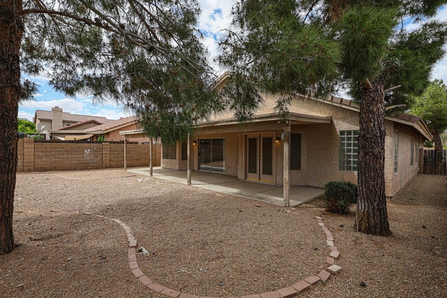 Building Photo - 14707 W Lupine Ln