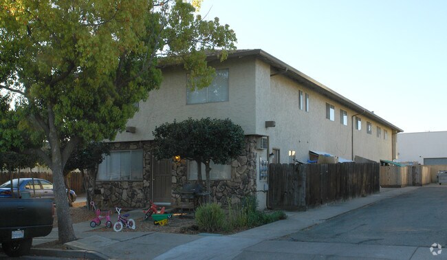 Building Photo - 830 El Cerrito Way