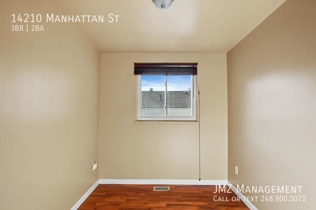 Building Photo - 14210 Manhattan St