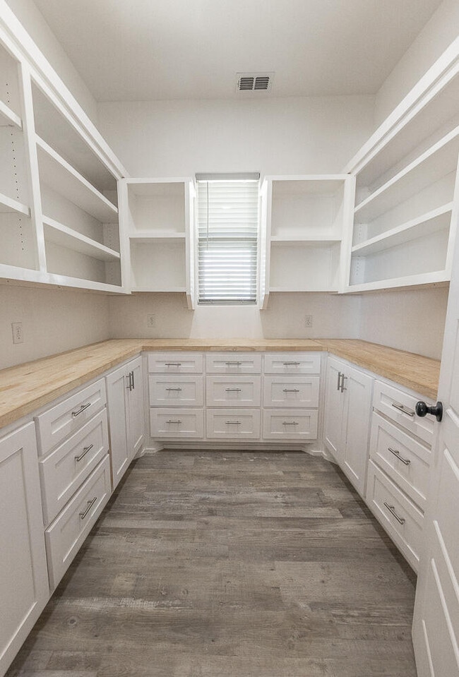 Building Photo - 19108 County Rd 2240