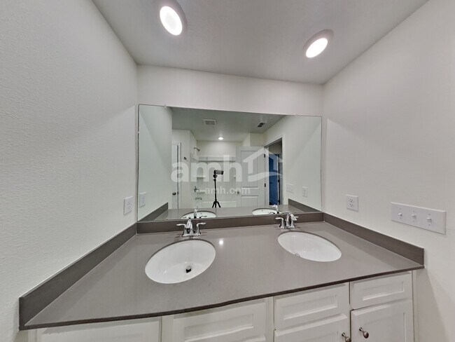 Building Photo - 6301 Emerald Hls Wy