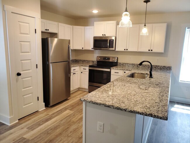 Building Photo - Convenient to Fort Pickett and Downtown Blackstone