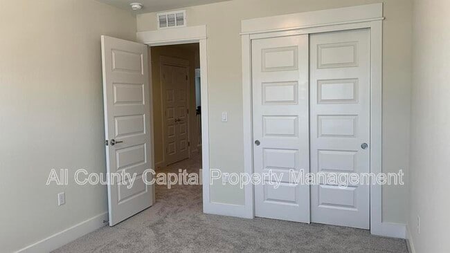 Building Photo - 13907 Osmarea Dr