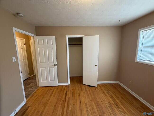 Building Photo - 1802 Tunsel Rd SW