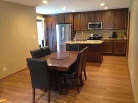 Building Photo - 16555 Dane Ct E