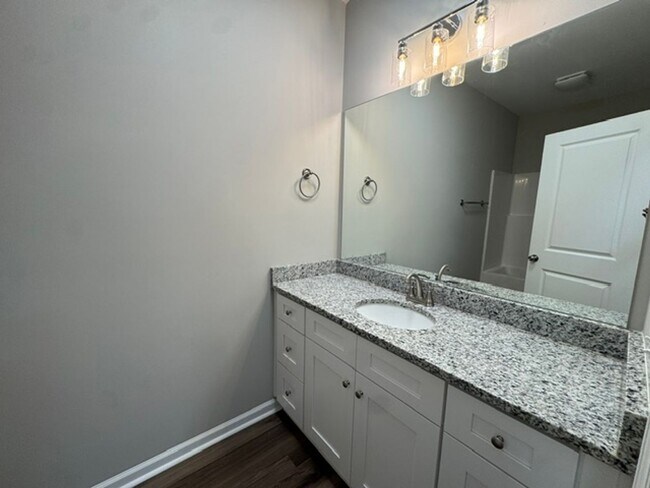 Building Photo - 228 E Render St