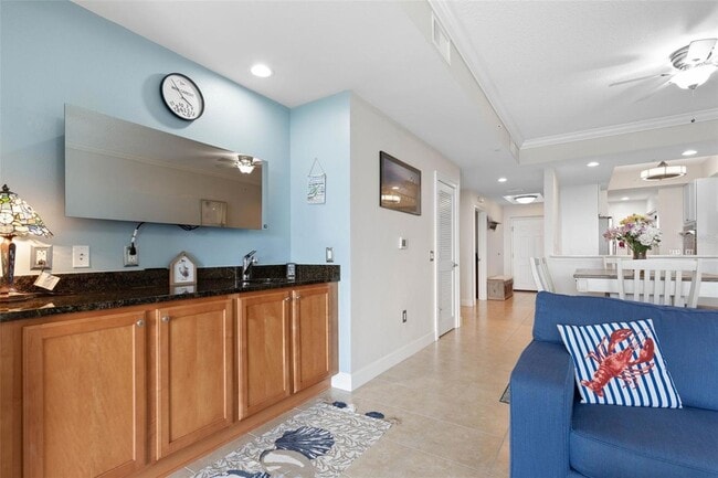 Building Photo - 102 Yacht Harbor Dr