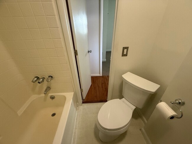 Building Photo - $0 DEPOSIT OPTION! CHARMING EDGEWATER 3 BED/2BATH HOME 3 BLOCKS FROM SLOAN'S LAKE