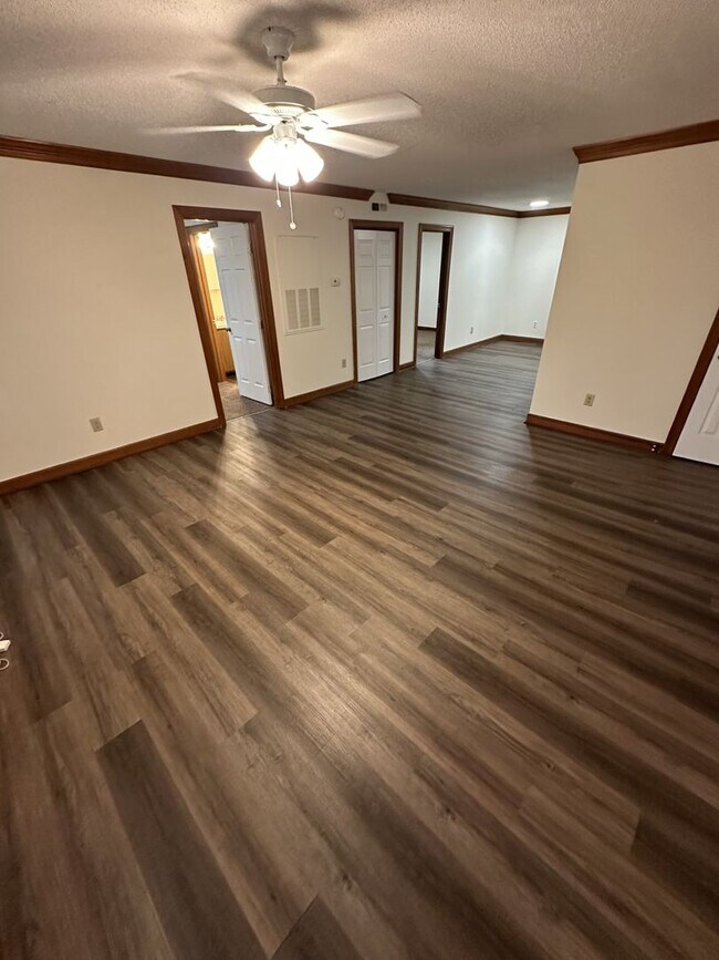 Building Photo - 2 Bedroom 2 Bathroom Condo!