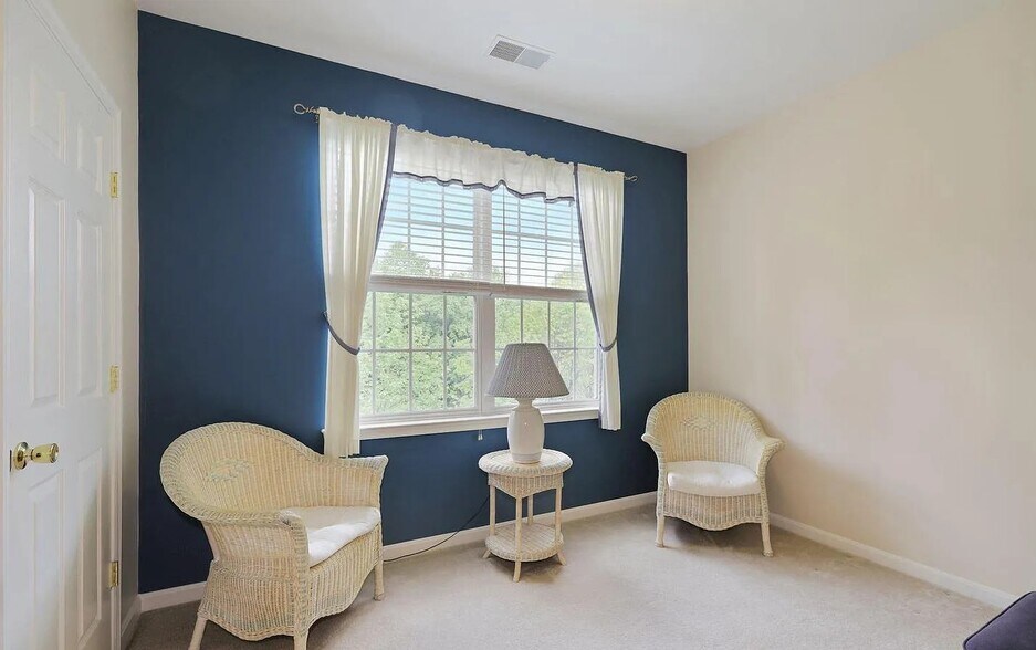 Building Photo - 1972 Scotts Crossing Way