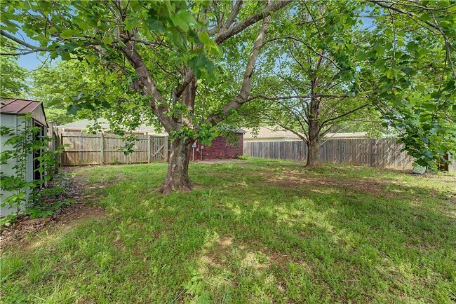 Building Photo - 1314 Tradition Ave