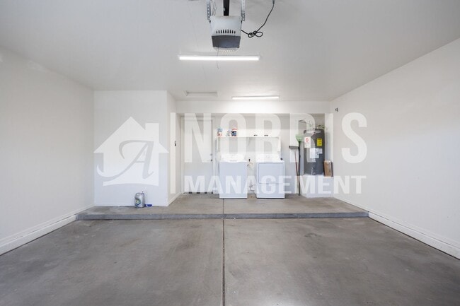 Building Photo - Beautiful Updated Home with ALL Appliances