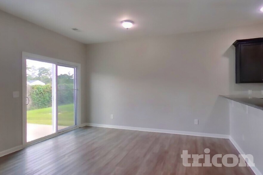 Building Photo - 409 Eastfair Dr