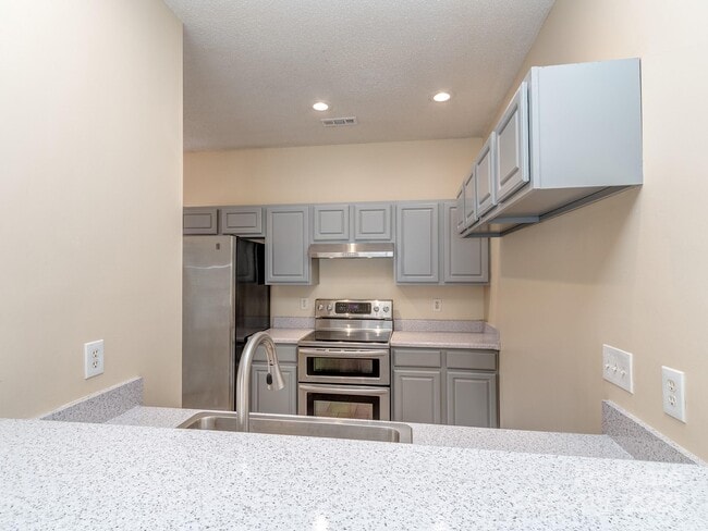 Building Photo - 6213 Derryfield Dr